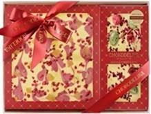 Подарочный набор  "Малиновая нежность"300 г в коробке. 
Шоколад белый "Узорный с ананасом и малиной", 200 гр в коробке с ленточкой
Шоколад белый с украшением "Роза , малина, вишня" 100 г
Коробка бордова,  лента бордовая