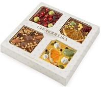 Подарочный набор " Истинное наслаждение  140 г,в коробке
Шоколад молочный с украшением "Ежевика и апельсин" в блистере, 35 гр
Шоколад белый с украшением "Лимон и меренги" в блистере, 35 гр
Шоколад молочный с украшением "Миндаль и кофе" в блистере, 35 гр
Шоколад темный с украшением "Брусника и вишня" в блистере, 35 гр
Габариты: 17*17*2 см